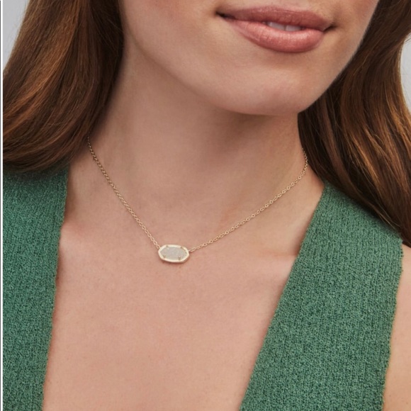 Kendra Scott Elisa Gold Pendant Necklace in Iridescent Drusy - Picture 3 of 8